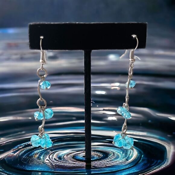Glass Beaded Chandelier Earrings Aqua Ocean Blue Silver Tone Faceted Dangle - Picture 14 of 16